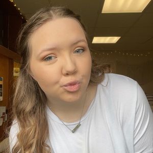 Meet your Posher, Makayla